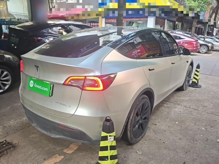 Model Y 2023 RWD photo 6