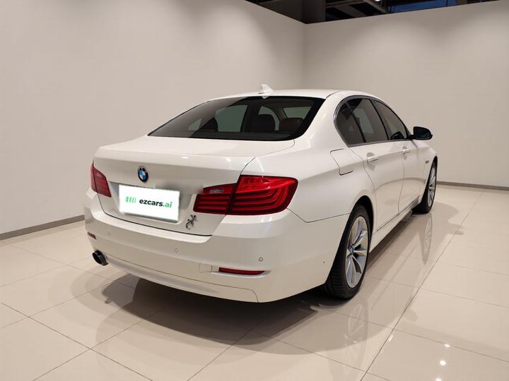5 Series 2017 525Li Leading photo 6