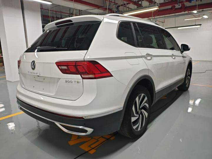 Tiguan L 2023 300TSI AT RWD Smart photo 6
