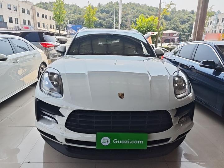 2018 Macan 2.0T photo 2