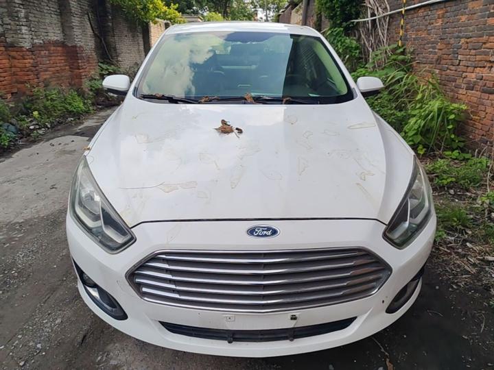 Escort 2017 Facelift 1.5L AT Comfort photo 2