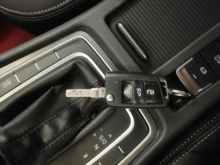 Golf 2015 1.6L AT Comfort photo 8