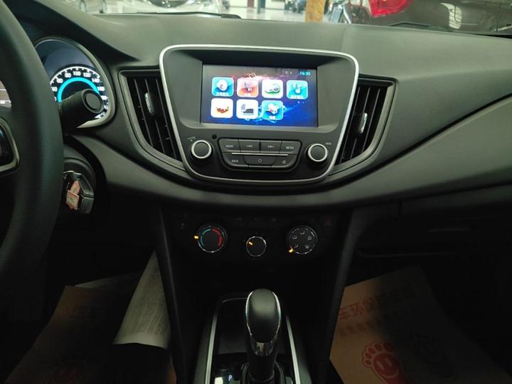 Cavalier 2019 320 AT photo 8