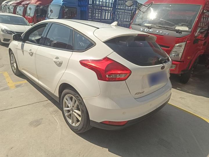 Focus 2018 Hatchback Classic 1.6L AT Fashion photo 4