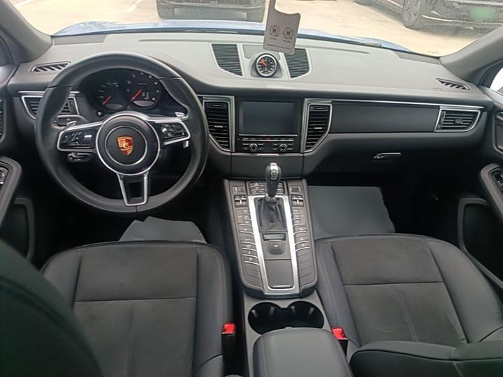 2016 Macan 2.0T photo 5