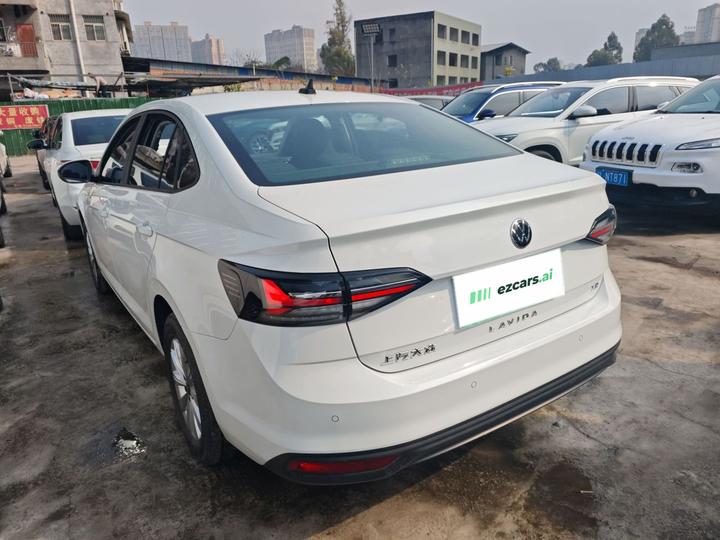 Lavida 2023 1.5L AT photo 4