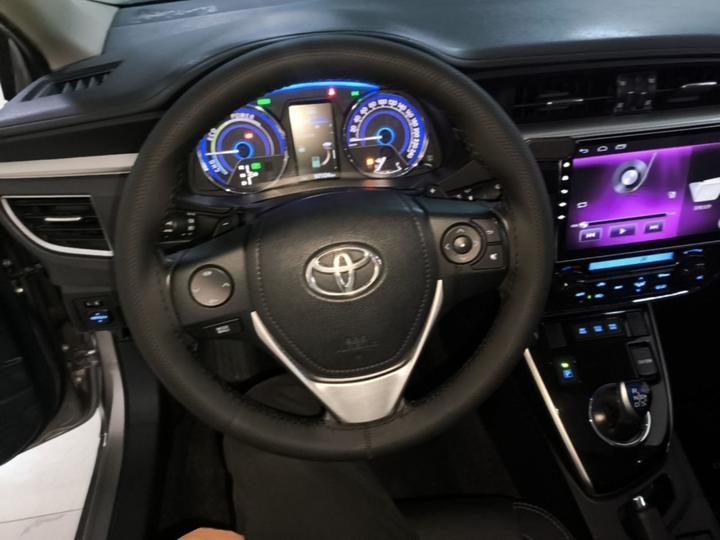 Corolla 2016 Hybrid 1.8L E-CVT Elite photo 2