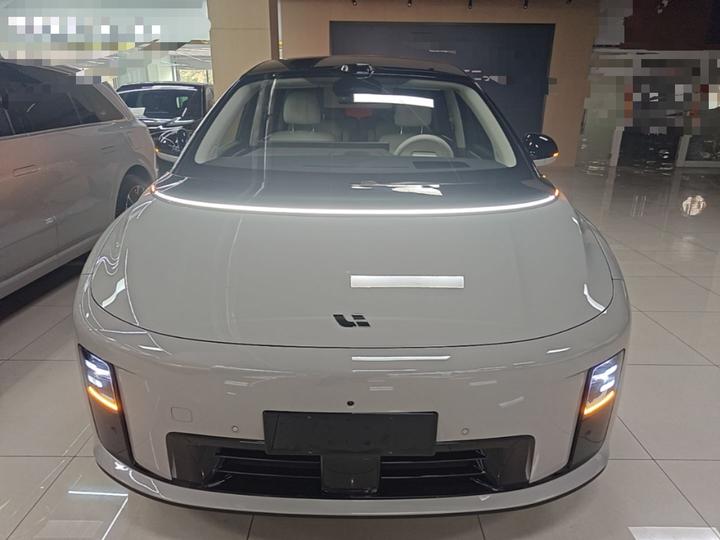 Li Auto i8 2025 Standard photo 2
