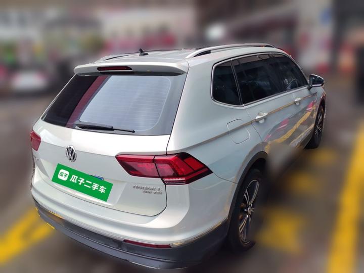 Tiguan L 2017 380TSI AT AWD Luxury photo 6