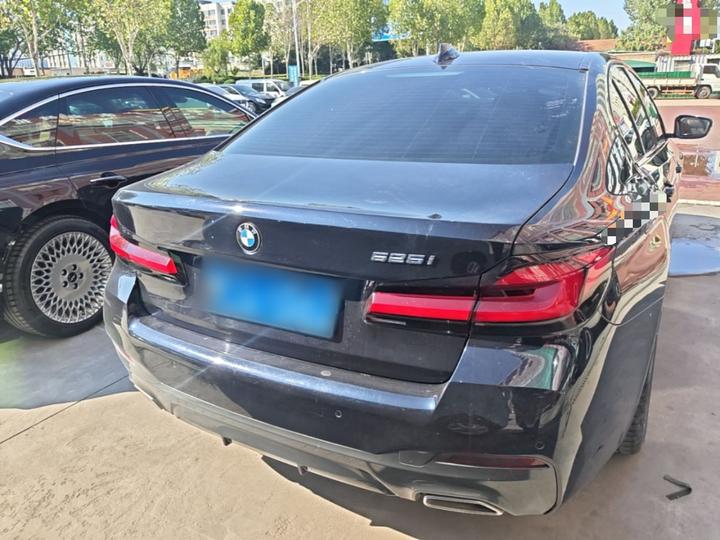 5 Series Imported 2021 525i M Sport Package photo 3