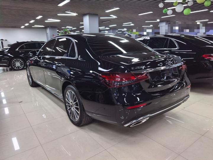 E-Class 2023 E 260 L 4MATIC photo 6