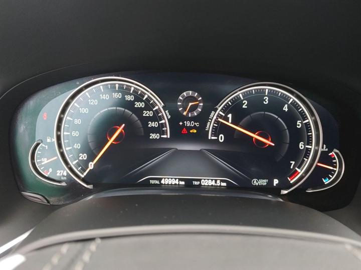 7 Series 2017 740Li Leading photo 4