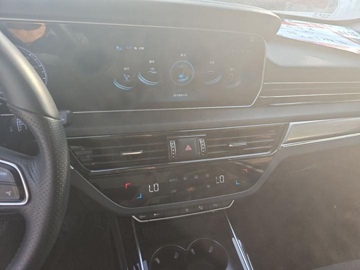 HS5 2022 Facelift 2.0T Connected photo 8