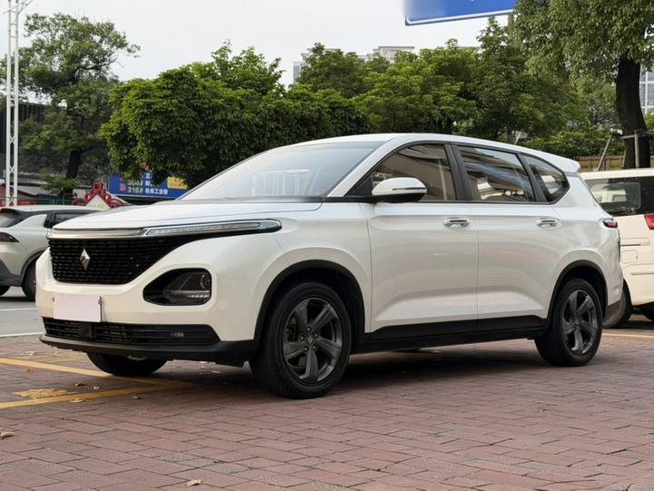 RM-5 2019 1.5T CVT 24 Elite 6-Seater