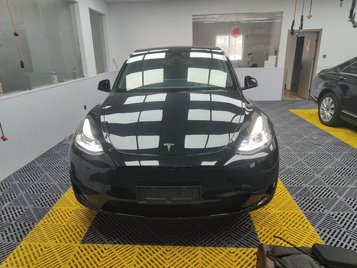 Model Y 2024 RWD photo 2
