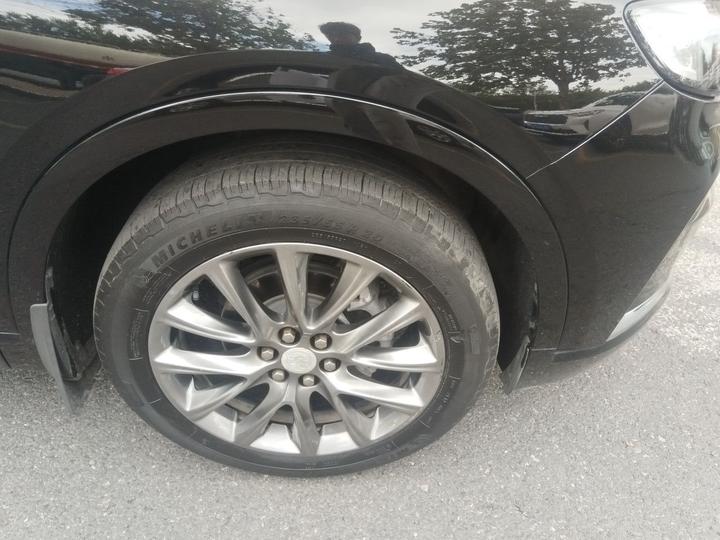 2022 652T RWD Premium 7-Seater photo 8