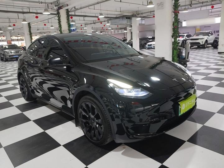 Model Y 2022 Facelift RWD photo 3