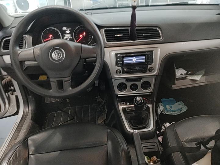 Lavida 2013 Facelift Classic 1.6L MT Comfort photo 5