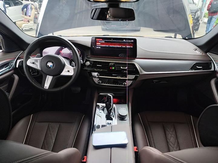 5 Series 2023 530Li Leading M Sport Package photo 5