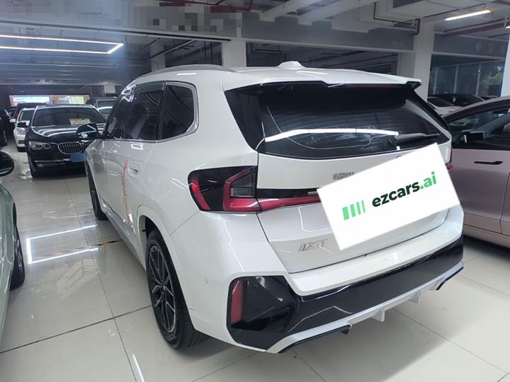 iX1 2023 eDrive25L M Sport Package photo 4