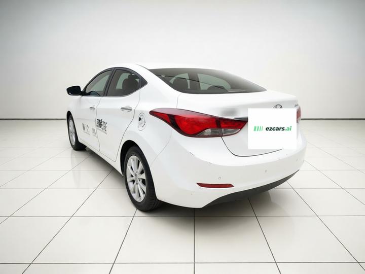 Elantra 2016 1.6L MT Premium photo 4
