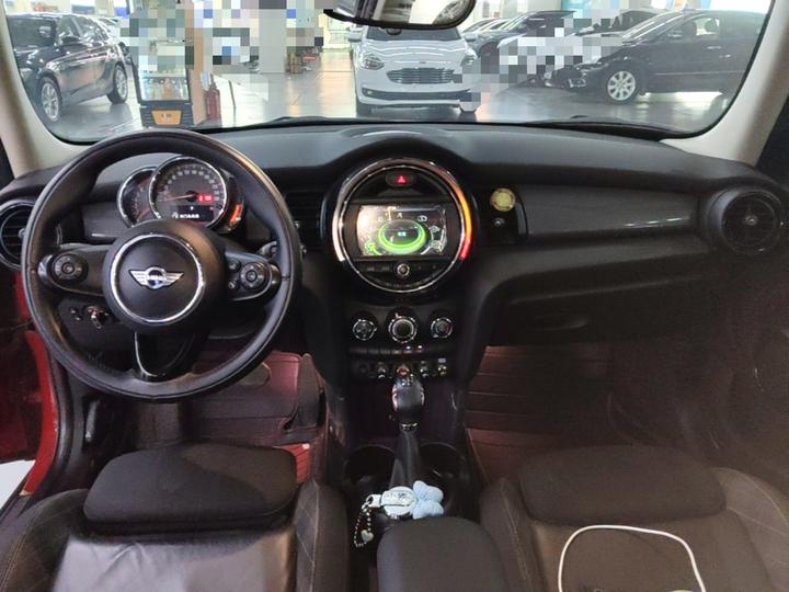 2016 1.5T COOPER 5-Door photo 5