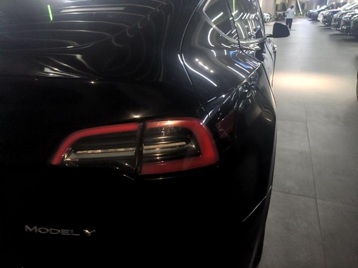 Model Y 2024 RWD photo 7
