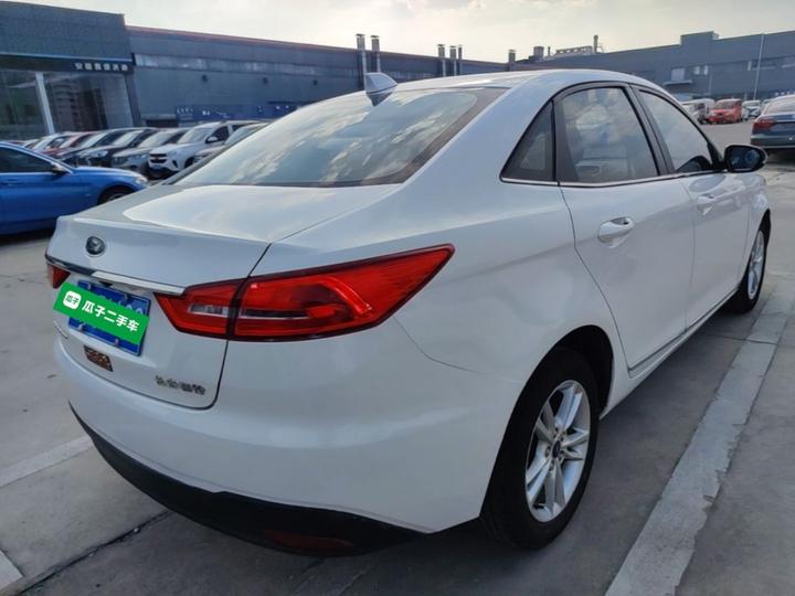 Escort 2019 1.5L AT photo 6