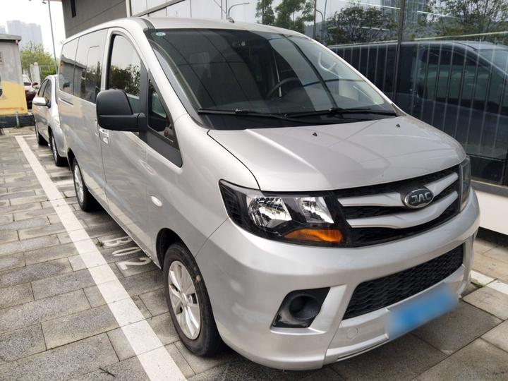 Refine M3 2019 1.8L Luxury photo 3