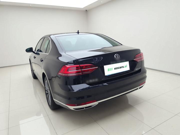 2021 380TSI Luxury photo 4