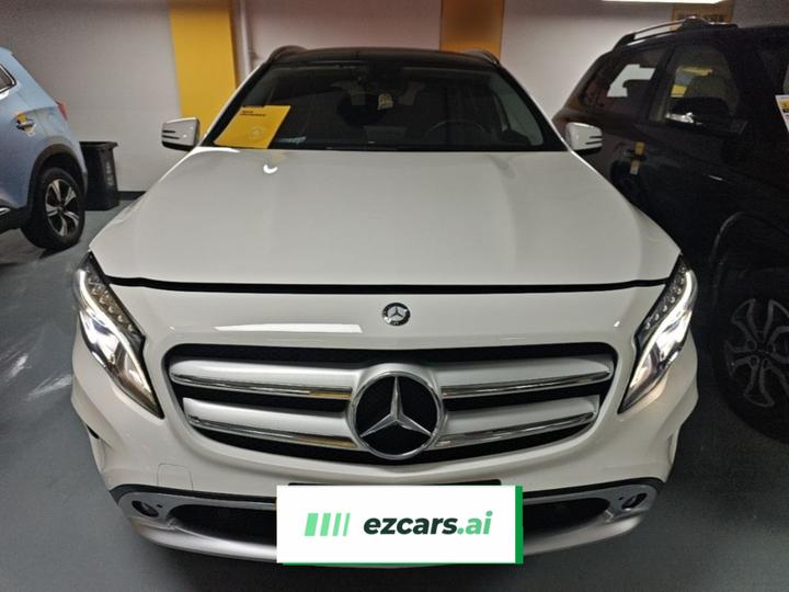 GLA 2016 GLA 220 4MATIC Luxury photo 2