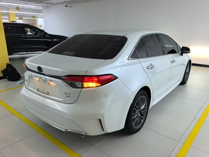 2021 2.0L Premium photo 6