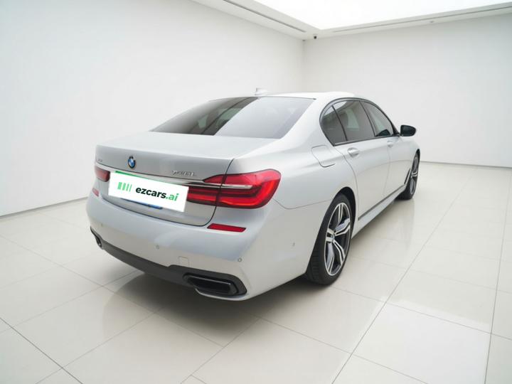 7 Series 2017 740Li xDrive photo 6