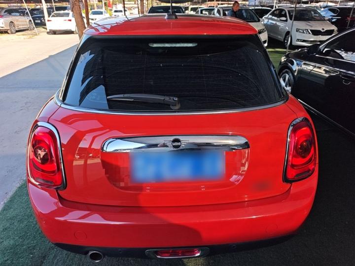 2018 1.5T ONE PLUS 5-Door photo 5