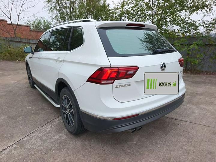 Tiguan L 2017 330TSI AT RWD Luxury photo 4