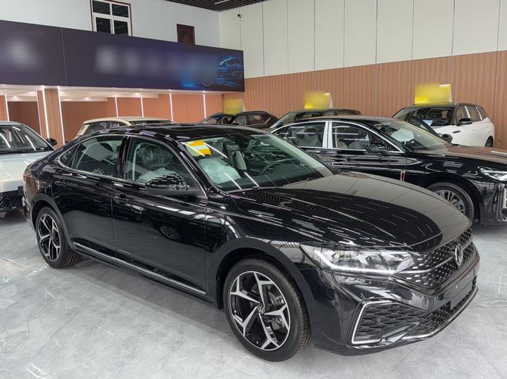 Passat 2026 380TSI photo 3