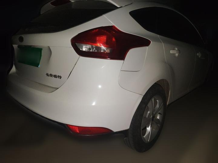 Focus 2017 Hatchback 1.6L MT Comfort photo 4