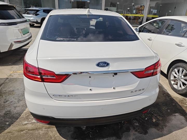 Escort 2019 Facelift 1.5L AT China VI photo 5