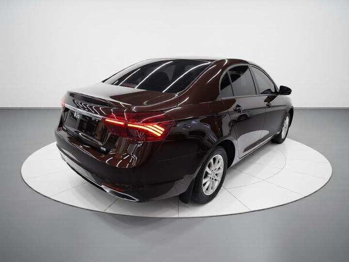 Emgrand 2020 1.5L CVT Luxury photo 4
