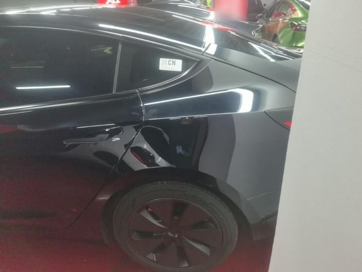 Model 3 2023 RWD photo 4