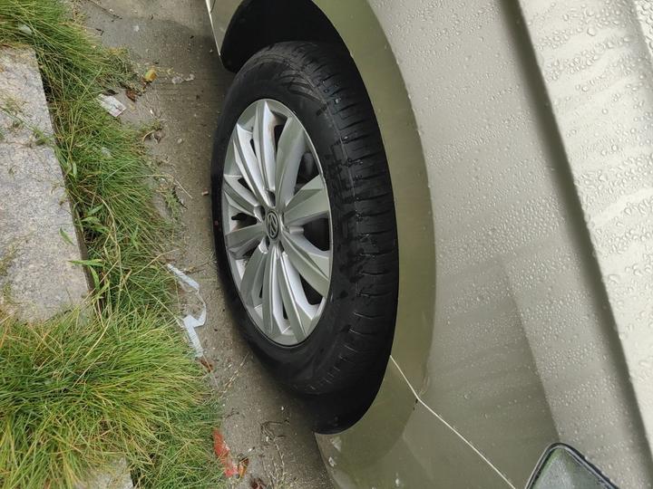 Bora 2016 1.6L MT Comfort photo 8