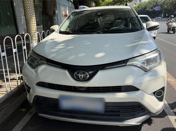 RAV4 2016 2.5L AT AWD Premium photo 2