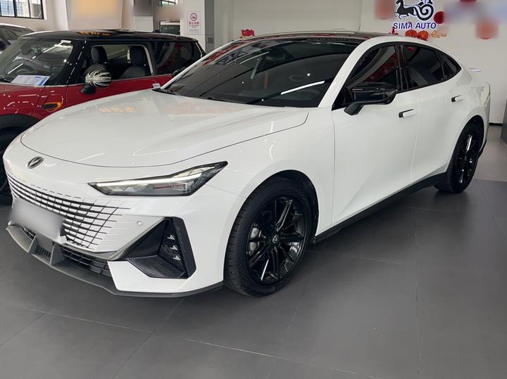 UNI-V 2024 1.5T photo 3