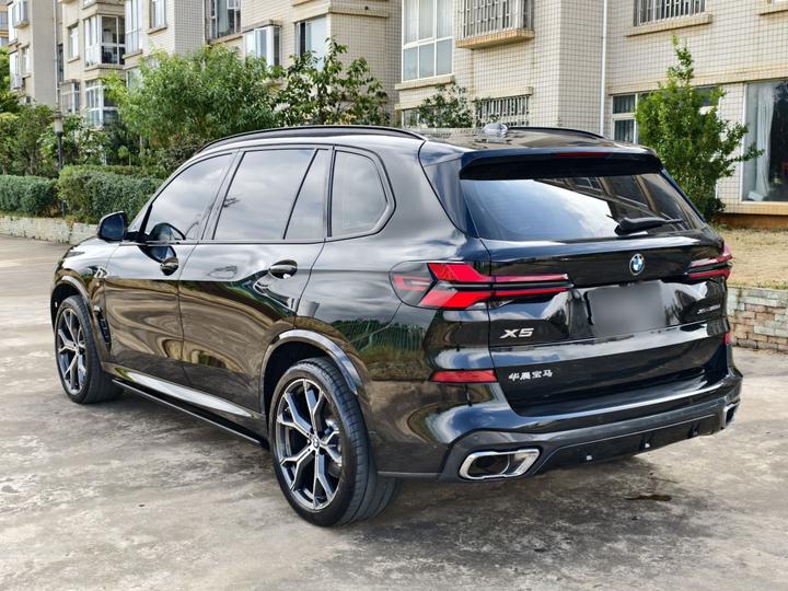 X5 2023 xDrive 30Li Exclusive M Sport Package photo 4