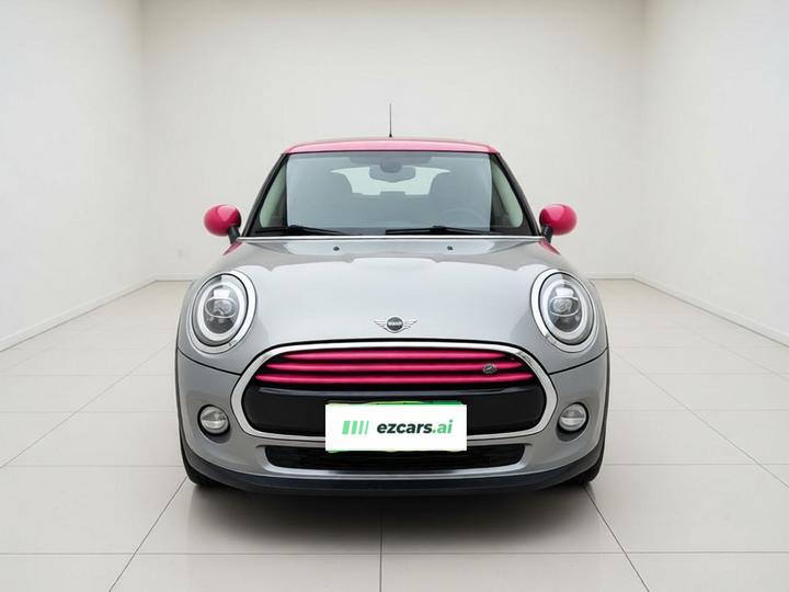 2018 1.5T COOPER Classic 5-Door photo 2