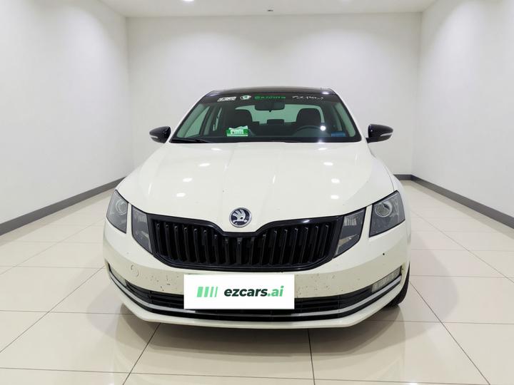 Octavia 2018 1.6L AT Luxury photo 2