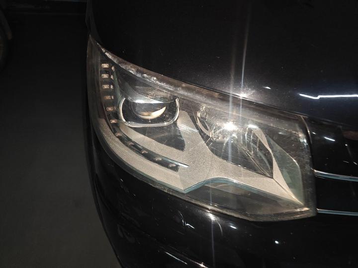 2012 2.0TSI RWD Luxury photo 7