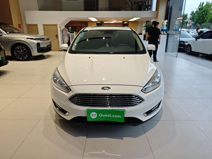 Focus 2017 Sedan EcoBoost 180 AT Elite photo 2