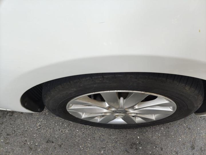 K3 2015 1.6L AT DLX photo 8