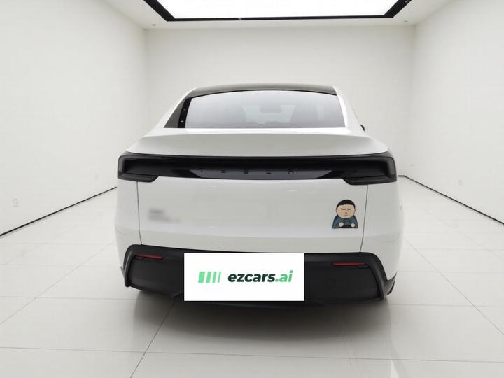 Model Y 2025 RWD photo 5